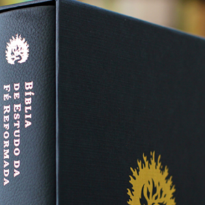 Bíblia de estudo da fé reformada – Capa couro legítimo preto e estojo